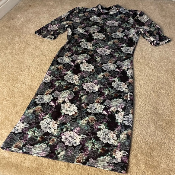 High Neck Floral Dress - 4 US - Picture 2 of 4